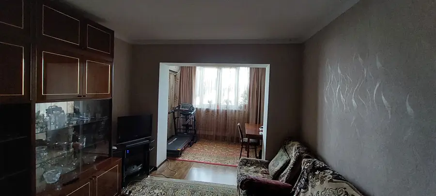 4-комнатная квартира − 90 м², 4/4 этаж