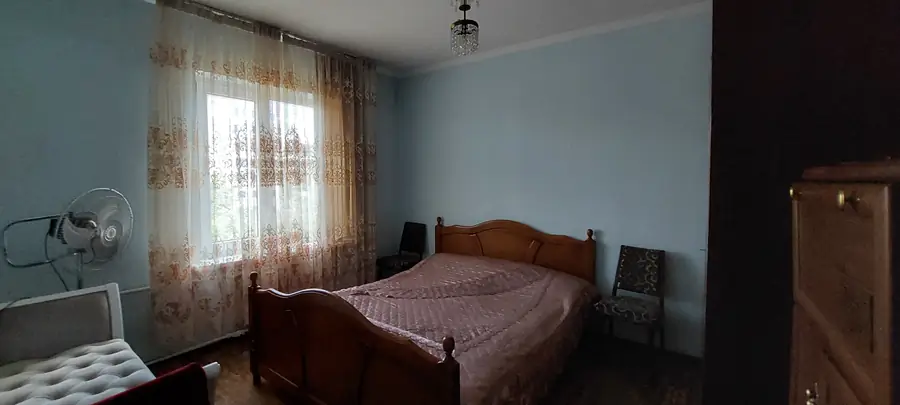 4-комнатная квартира − 90 м², 4/4 этаж