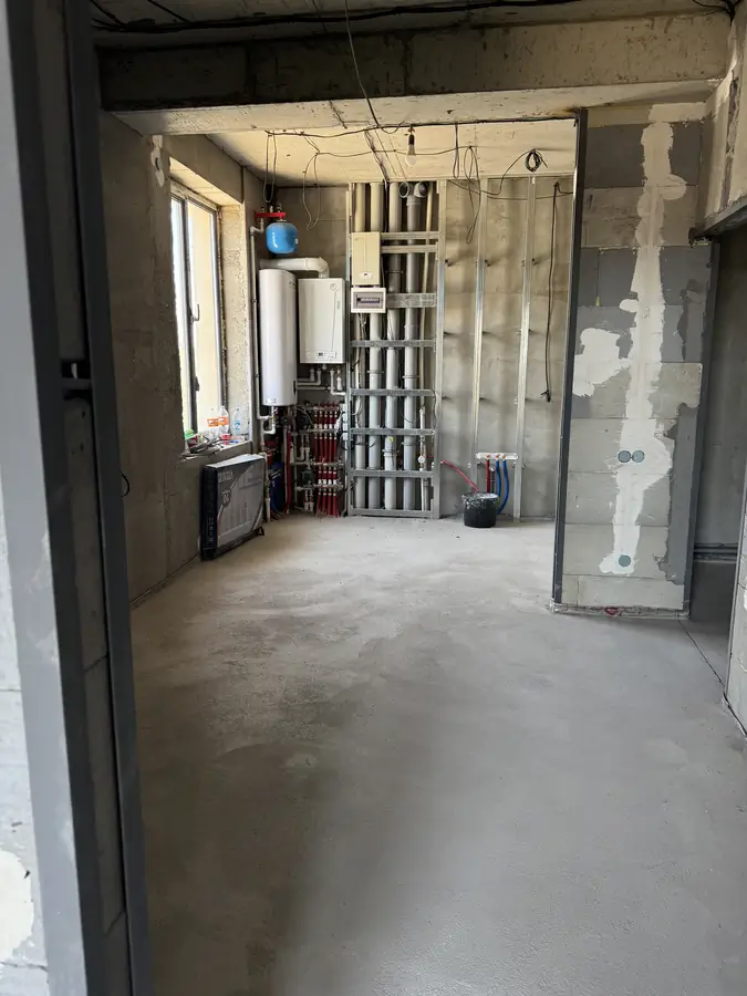 3 xonali kvartira sotiladi − 90 m²