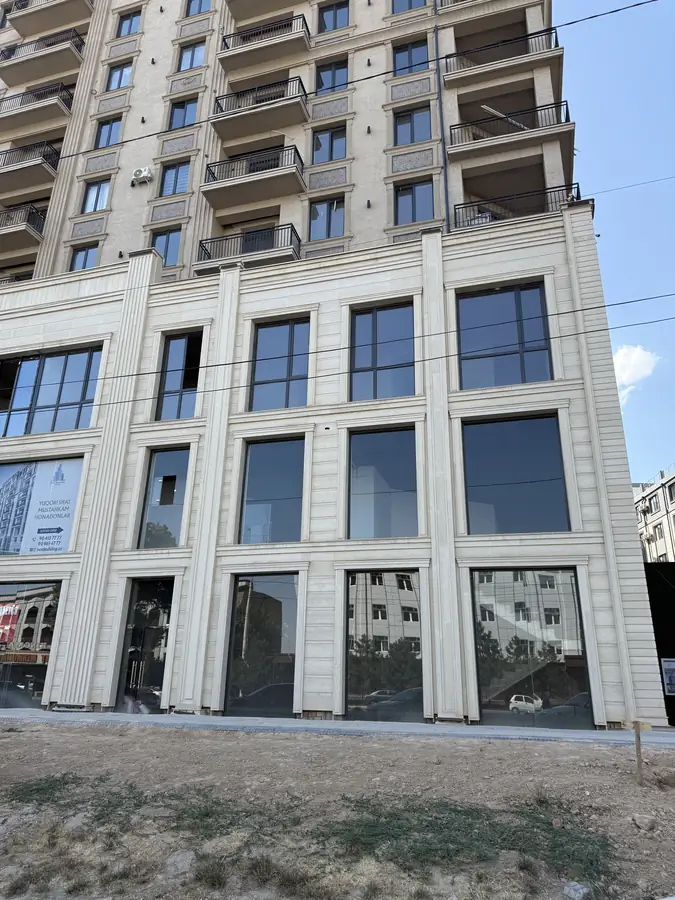 3 xonali kvartira sotiladi − 90 m²