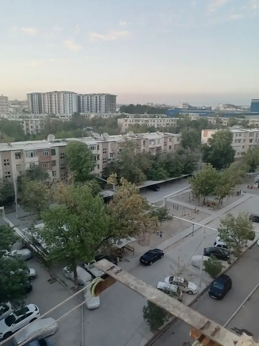 2 xonali kvartira sotiladi − 42.4 m²