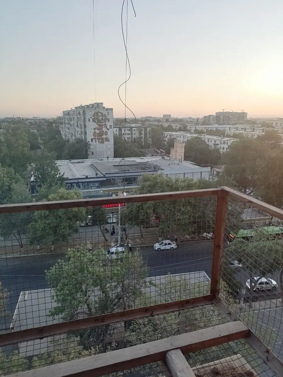 2 xonali kvartira sotiladi − 42.4 m²