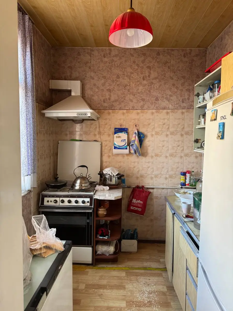 3 xonali kvartira sotiladi − 63 m²