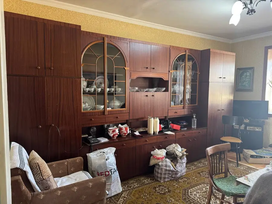 3 xonali kvartira sotiladi − 63 m²