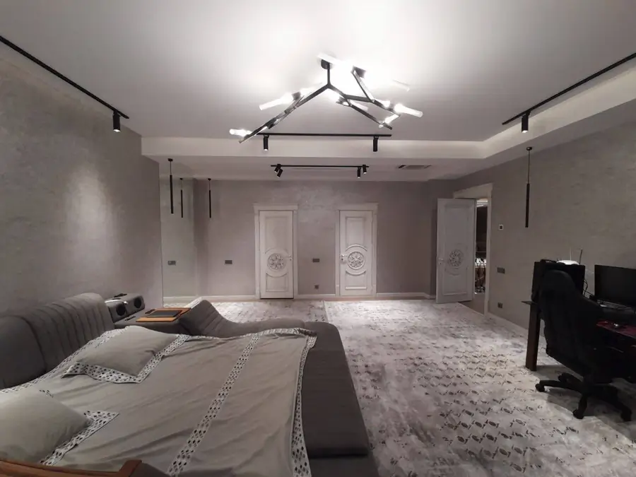 2 qavatli uy sotiladi − 2160 m²