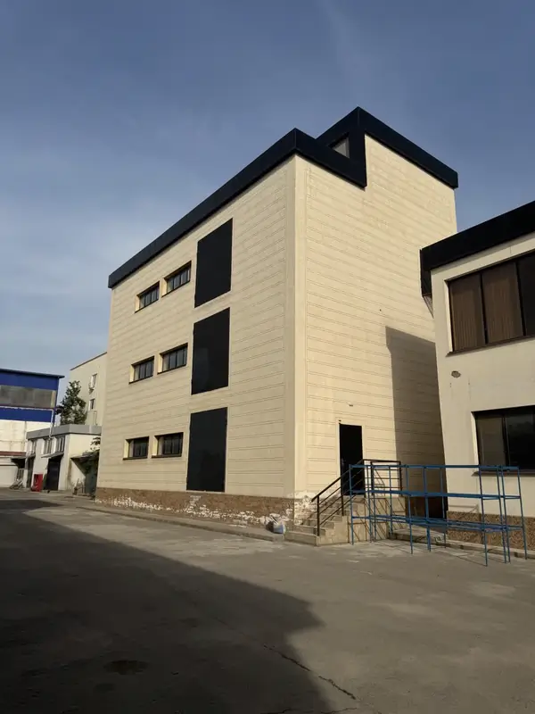 Производство − 3953 м², 1/3 этаж 