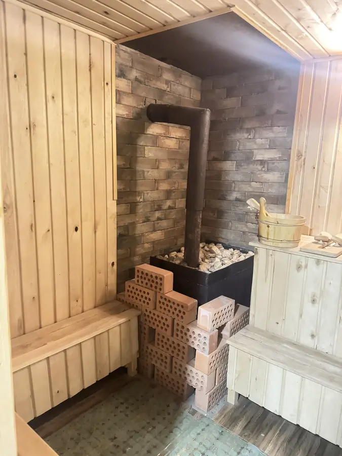 3 qavatli uy sotiladi − 250 m²