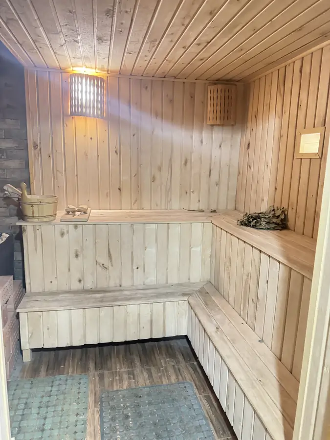 3 qavatli uy sotiladi − 250 m²