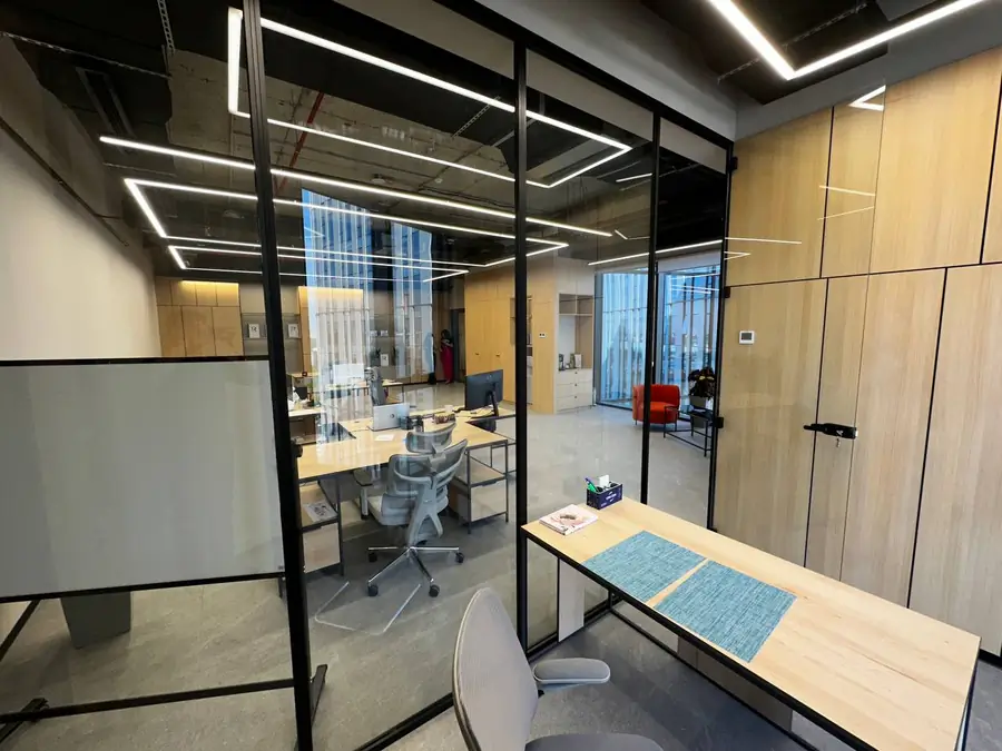 Ijaraga ofis − 117 m²