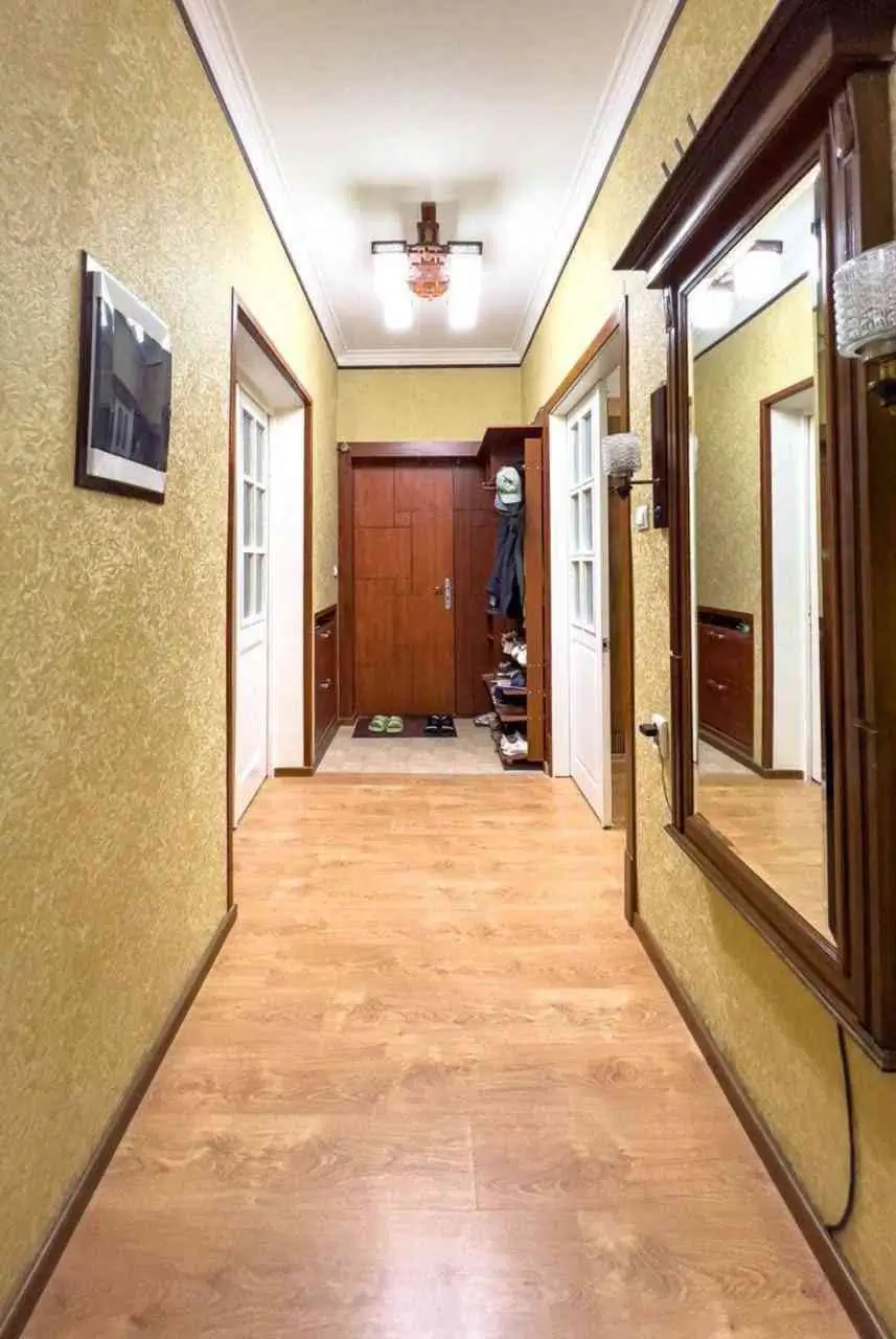 Продается 3-комнатная квартира − 87 м²