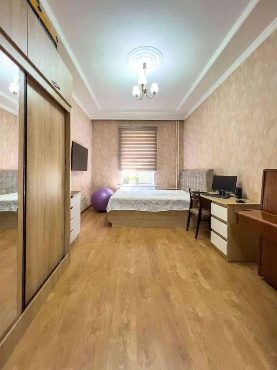 3 xonali kvartira − 87 m², 1/3 qavat