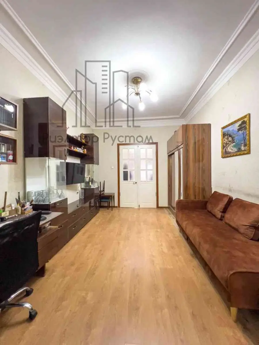 Продается 3-комнатная квартира − 87 м²