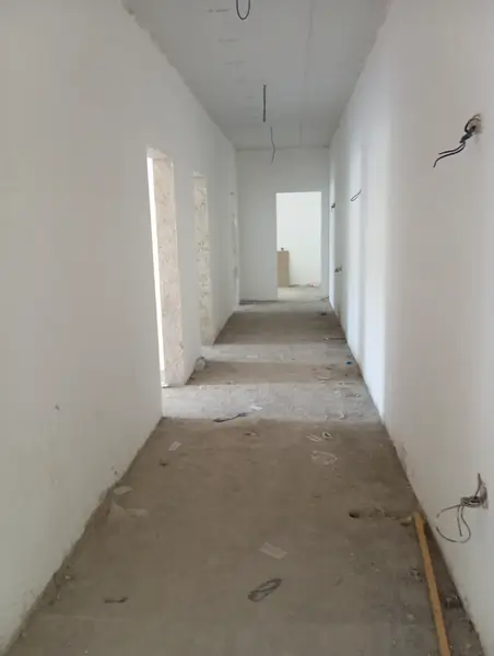 5 dan ortiq xonali kvartira − 2500 m², 3/3 qavat