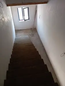 5 dan ortiq xonali kvartira − 2500 m², 3/3 qavat