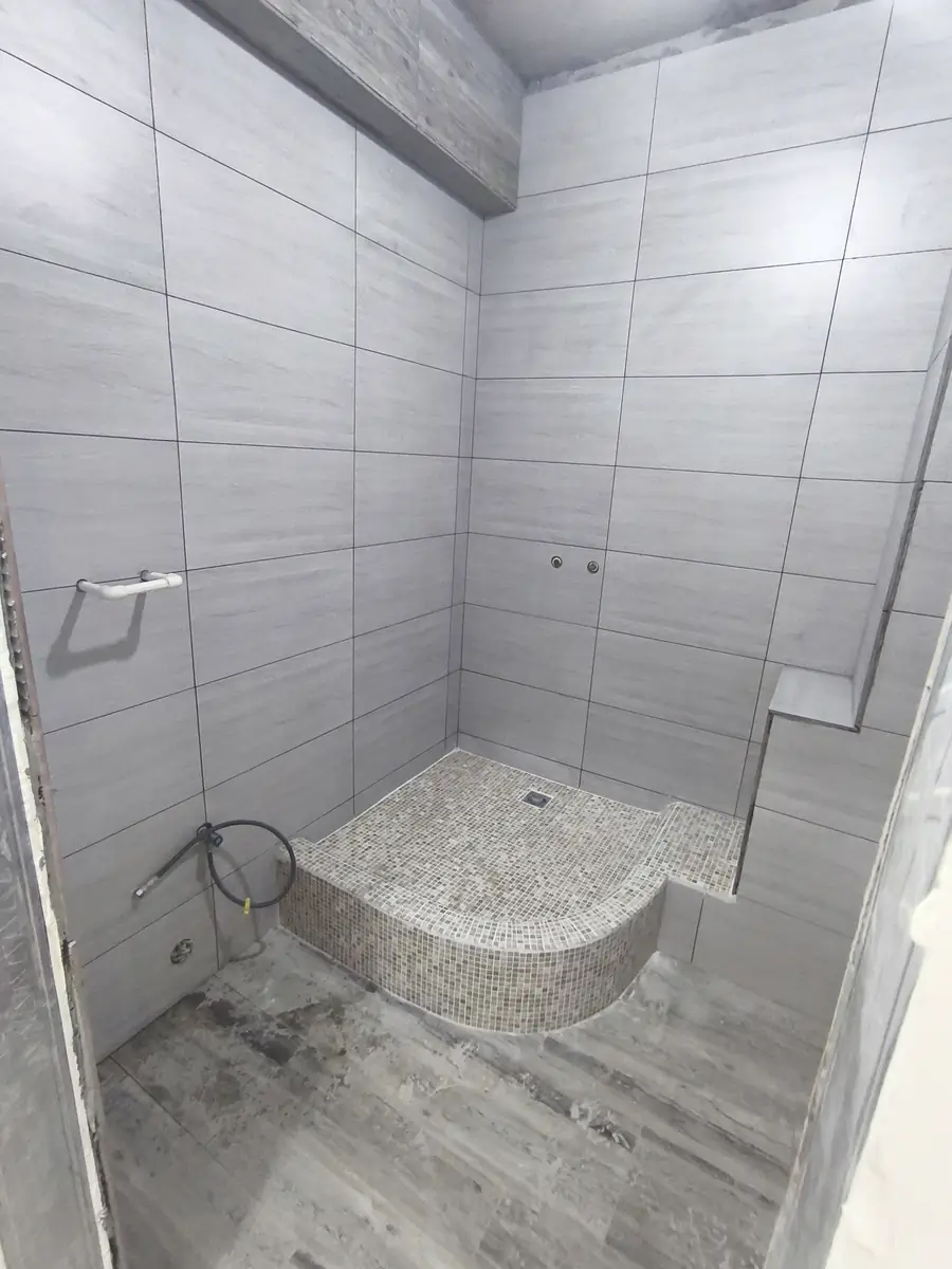 1 xonali kvartira sotiladi − 28.2 m²