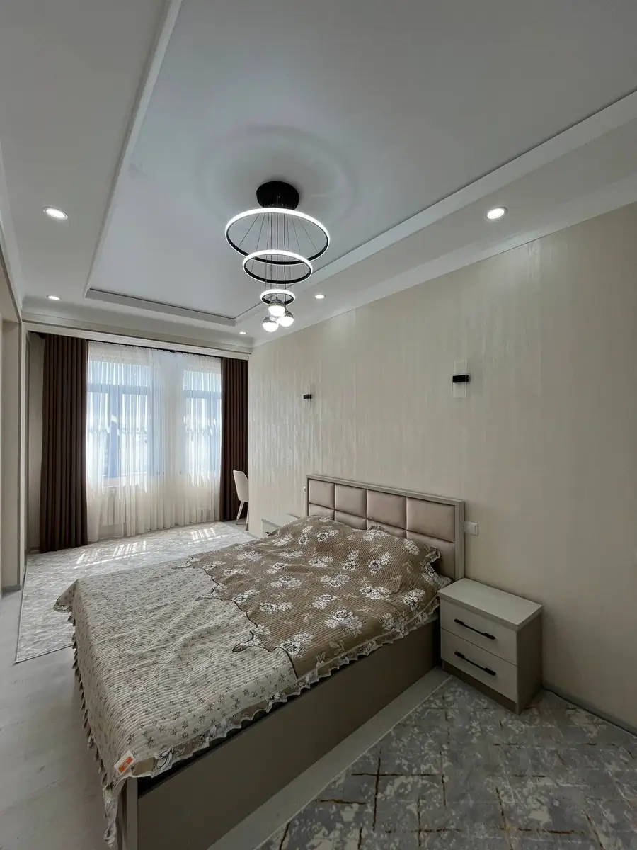 3-комнатная квартира − 90 м², 5/12 этаж