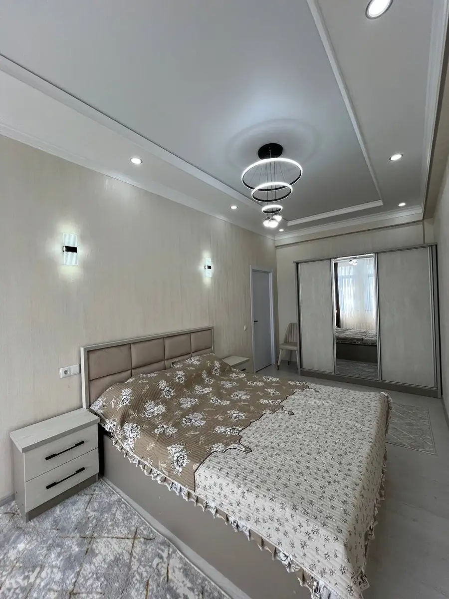 3-комнатная квартира − 90 м², 5/12 этаж