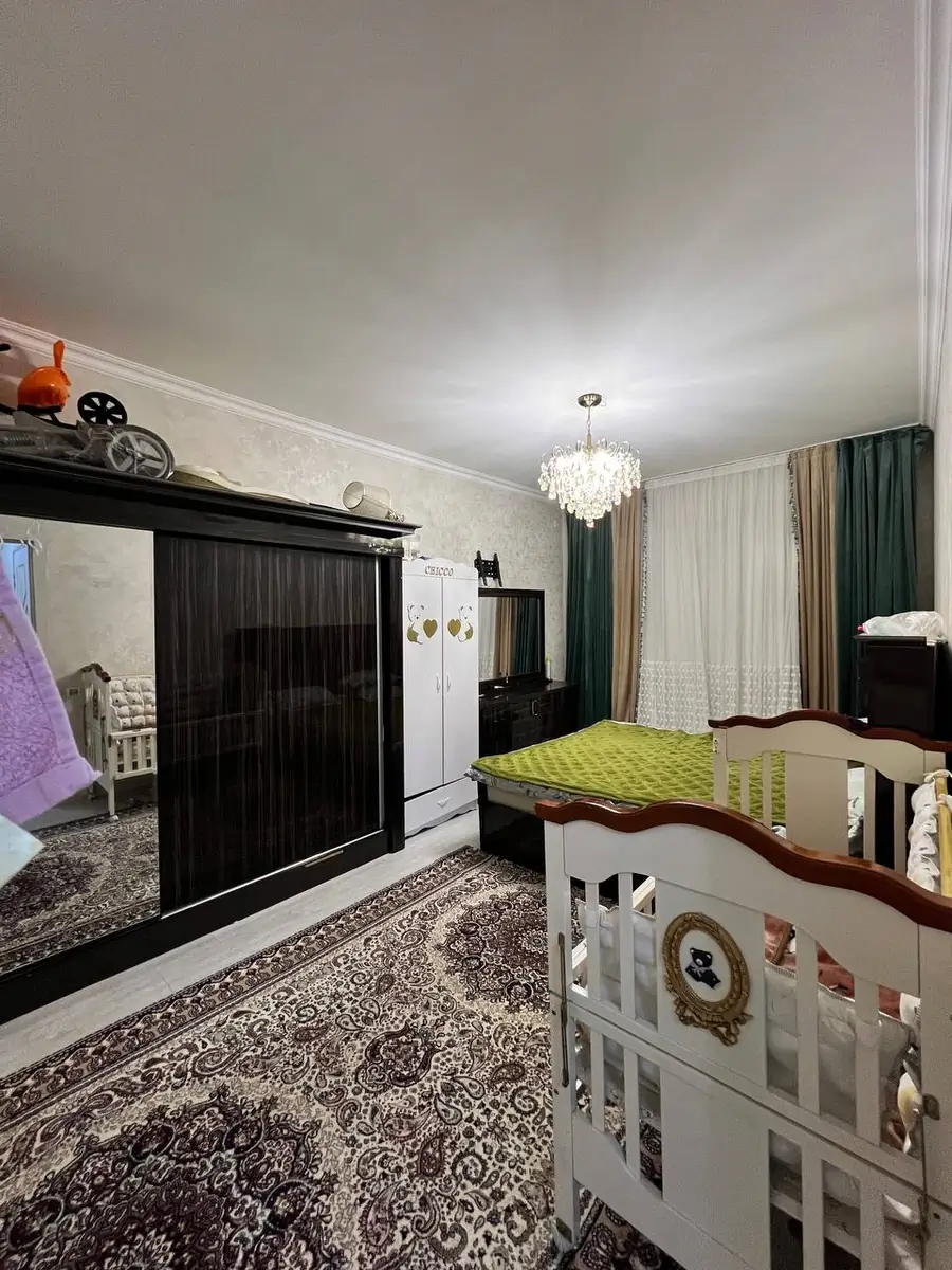 Продается 4-комнатная квартира − 66 м²