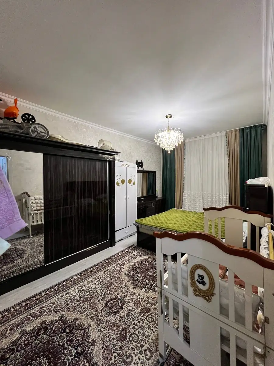 Продается 4-комнатная квартира − 66 м²