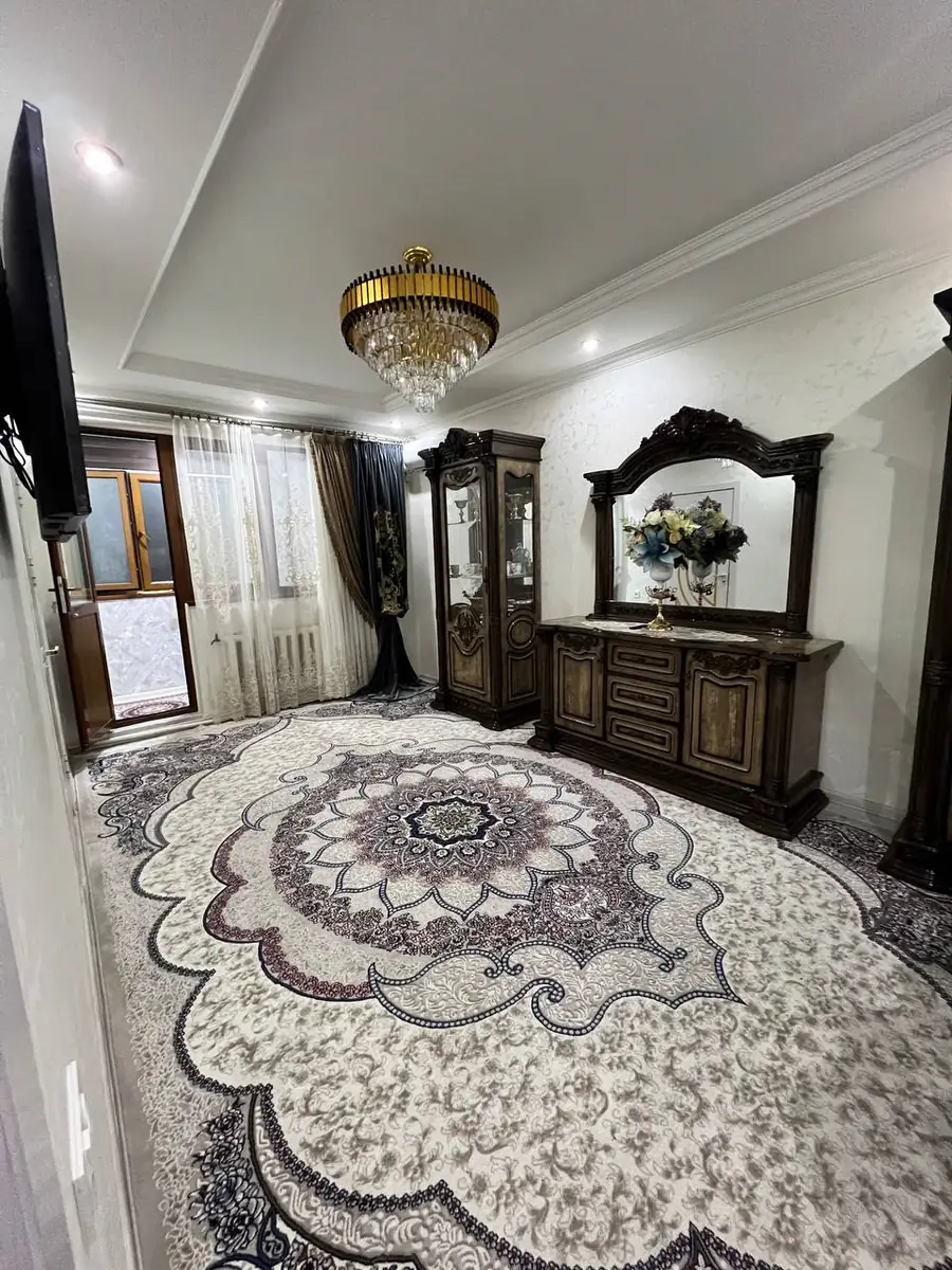 Продается 4-комнатная квартира − 66 м²