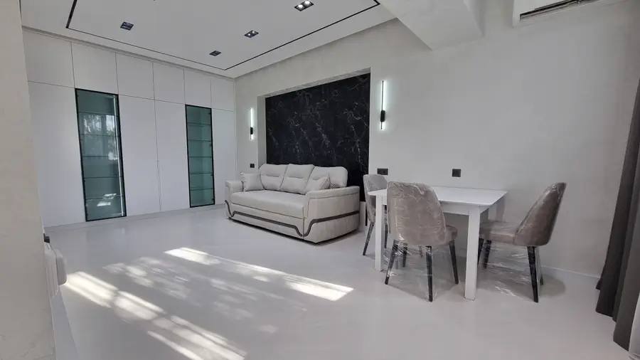 Сдается 2-комнатная квартира − 50 м²