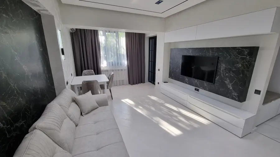 Сдается 2-комнатная квартира − 50 м²