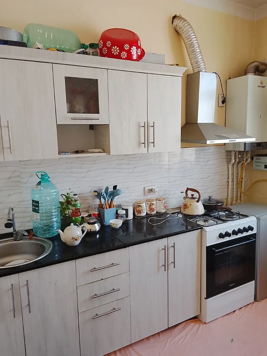 2 xonali kvartira sotiladi − 63 m²