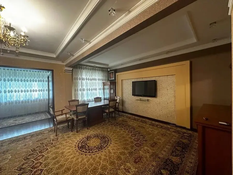 3-комнатная квартира − 100 м², 3/5 этаж