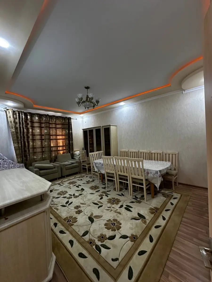 Ijaraga 2 qavatli uy − 384 m²