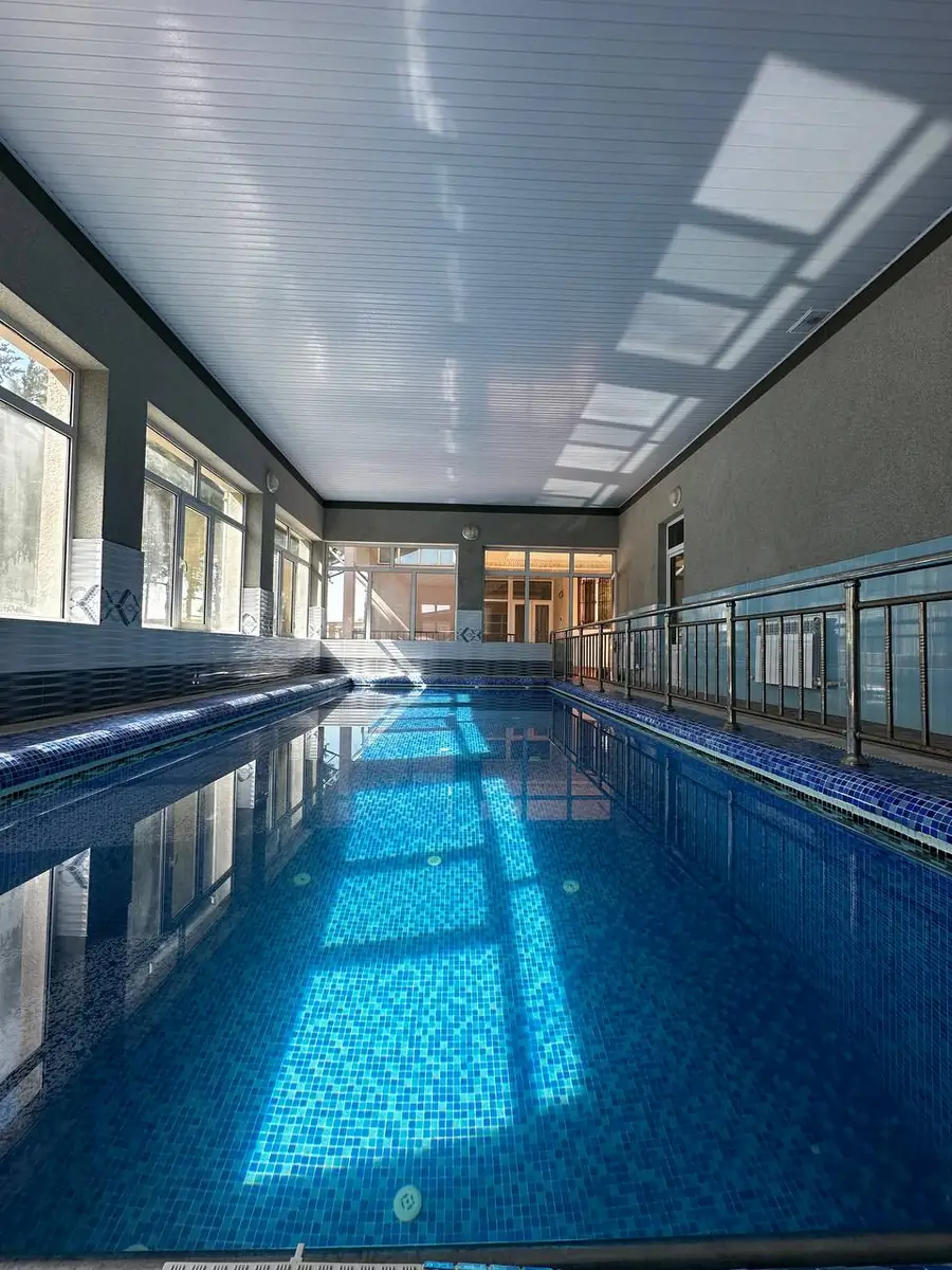 2 qavatli uy − 384 m², 5 sot.