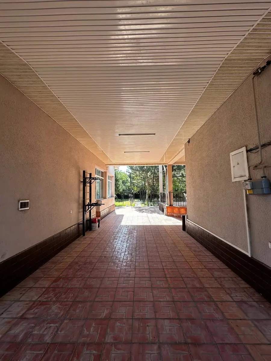 Ijaraga 2 qavatli uy − 384 m²