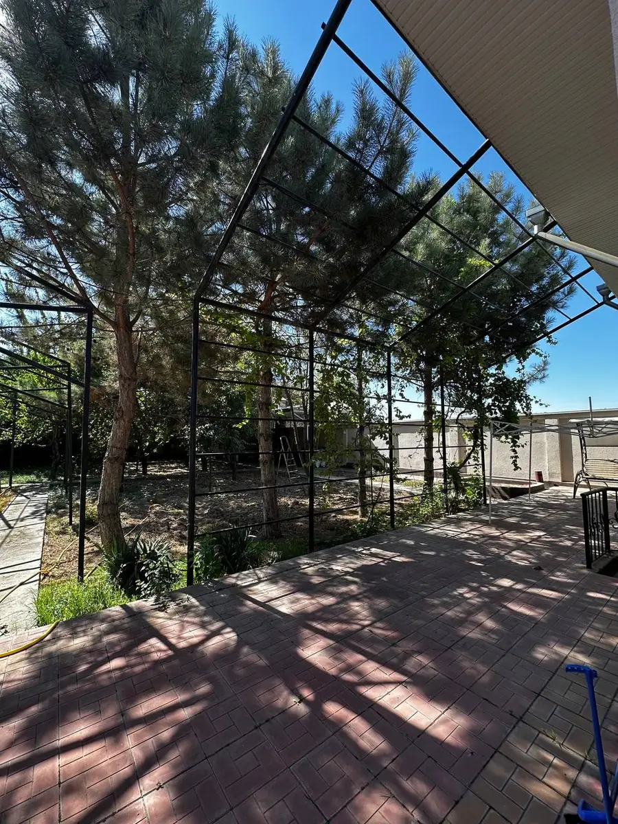 Ijaraga 2 qavatli uy − 384 m²