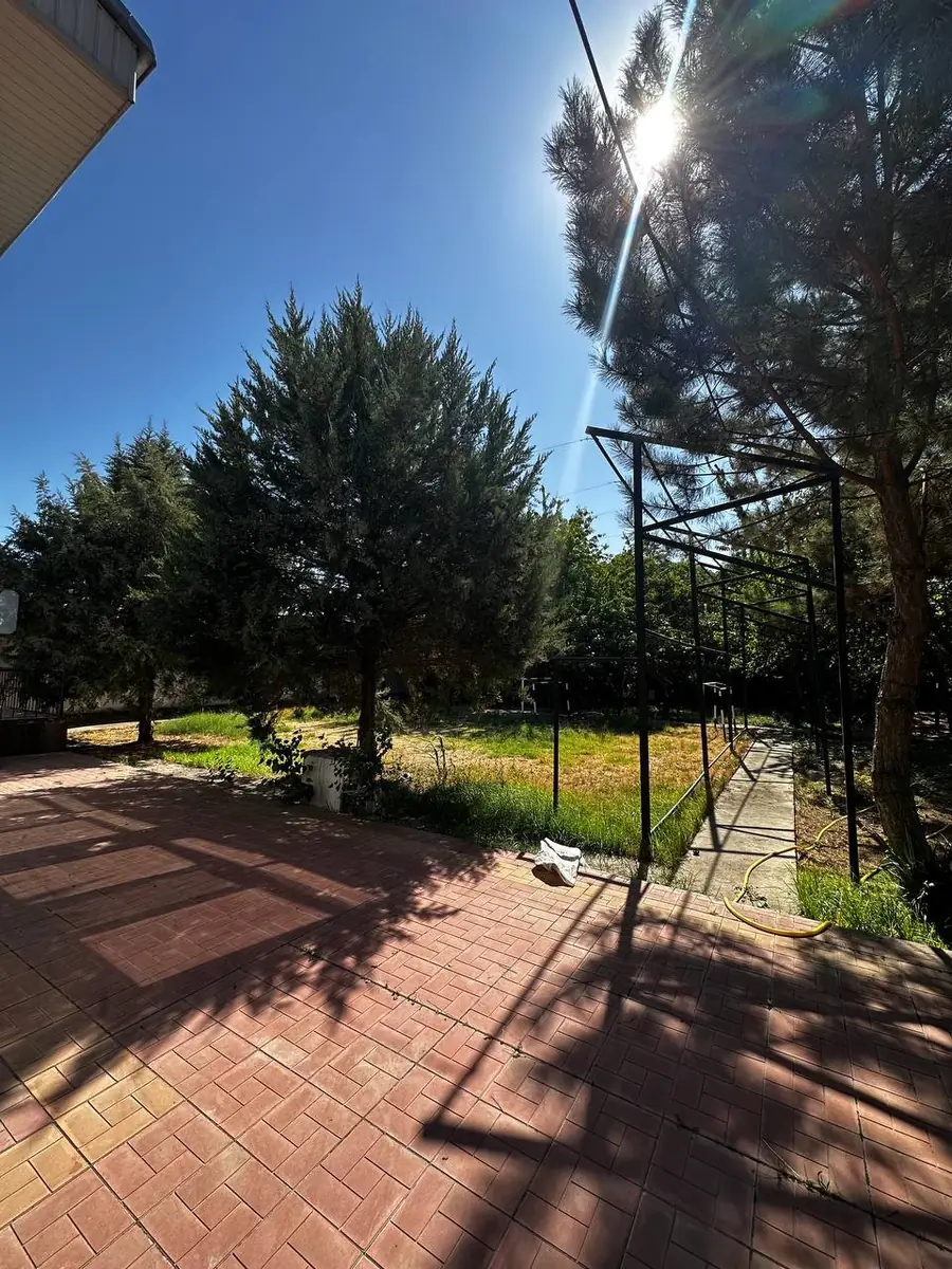 Ijaraga 2 qavatli uy − 384 m²