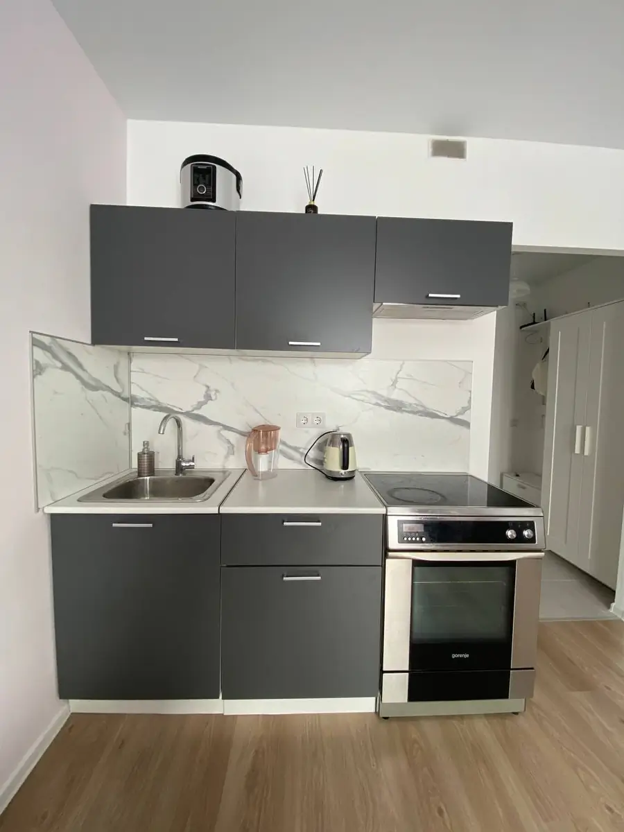 Сдается 1-комнатная квартира − 38 м²