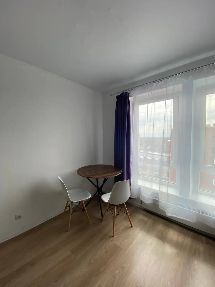 Сдается 1-комнатная квартира − 38 м²