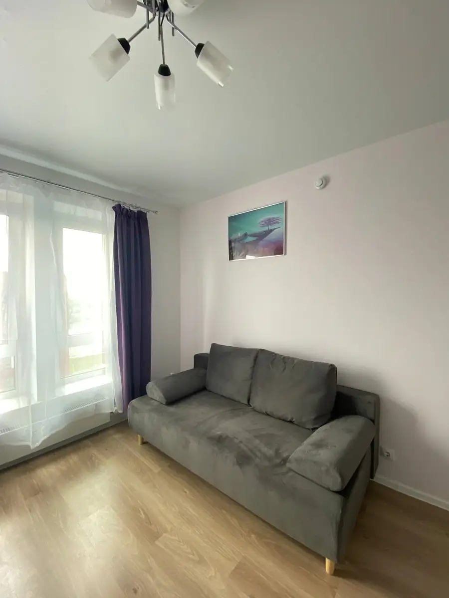 Сдается 1-комнатная квартира − 38 м²