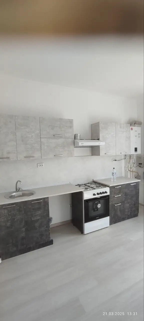 Сдается 2-комнатная квартира − 55 м²