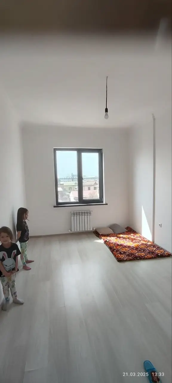 Сдается 2-комнатная квартира − 55 м²