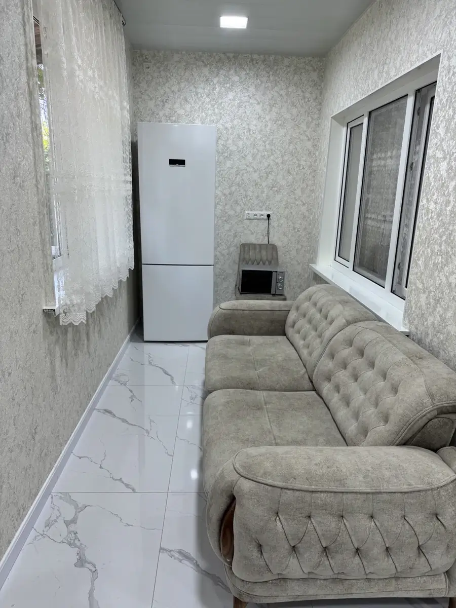 Сдается 2-комнатная квартира − 60 м²