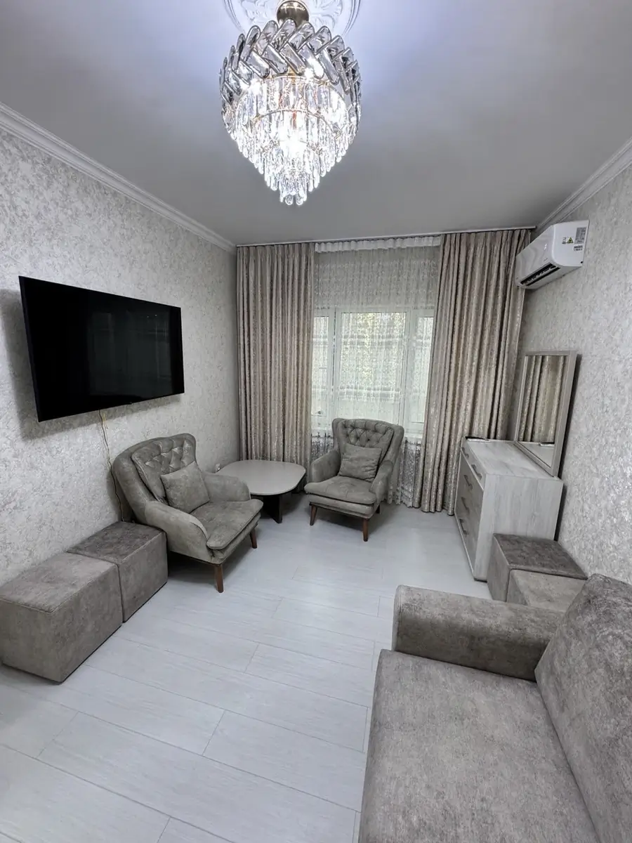 2-комнатная квартира − 70 м², 3/5 этаж