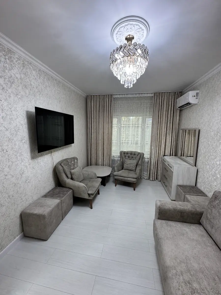 Сдается 2-комнатная квартира − 60 м²