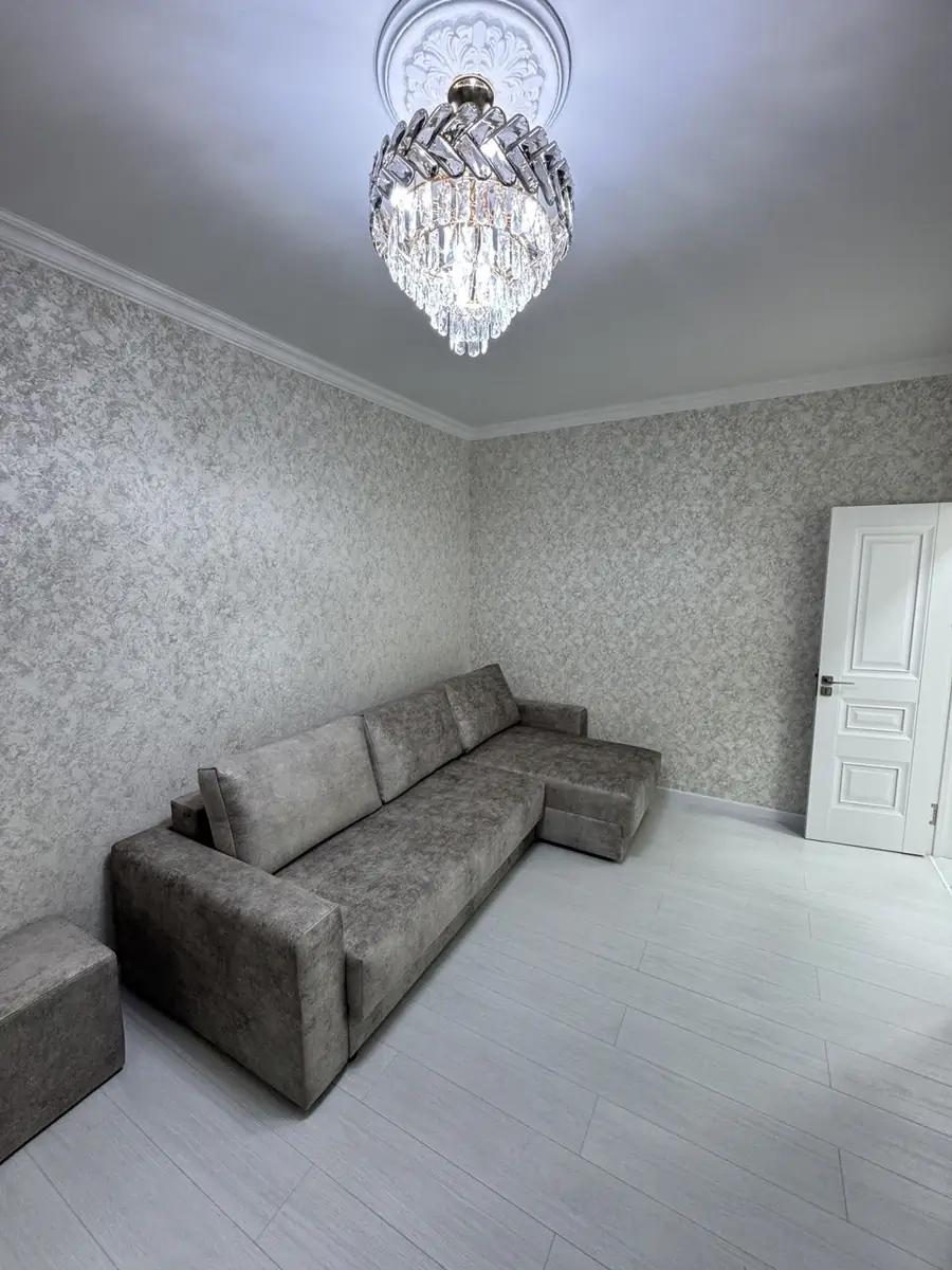 Сдается 2-комнатная квартира − 60 м²