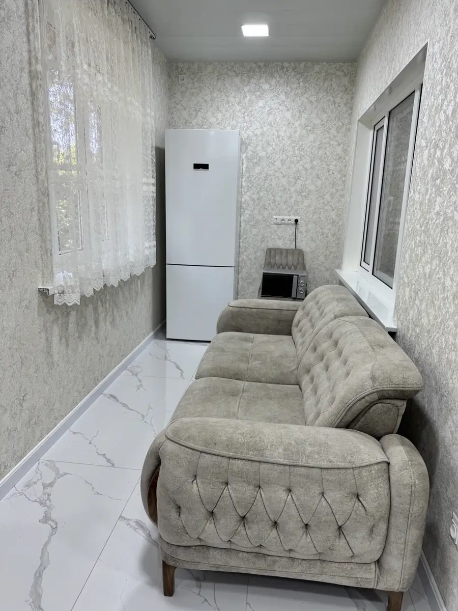 2-комнатная квартира − 70 м², 3/5 этаж