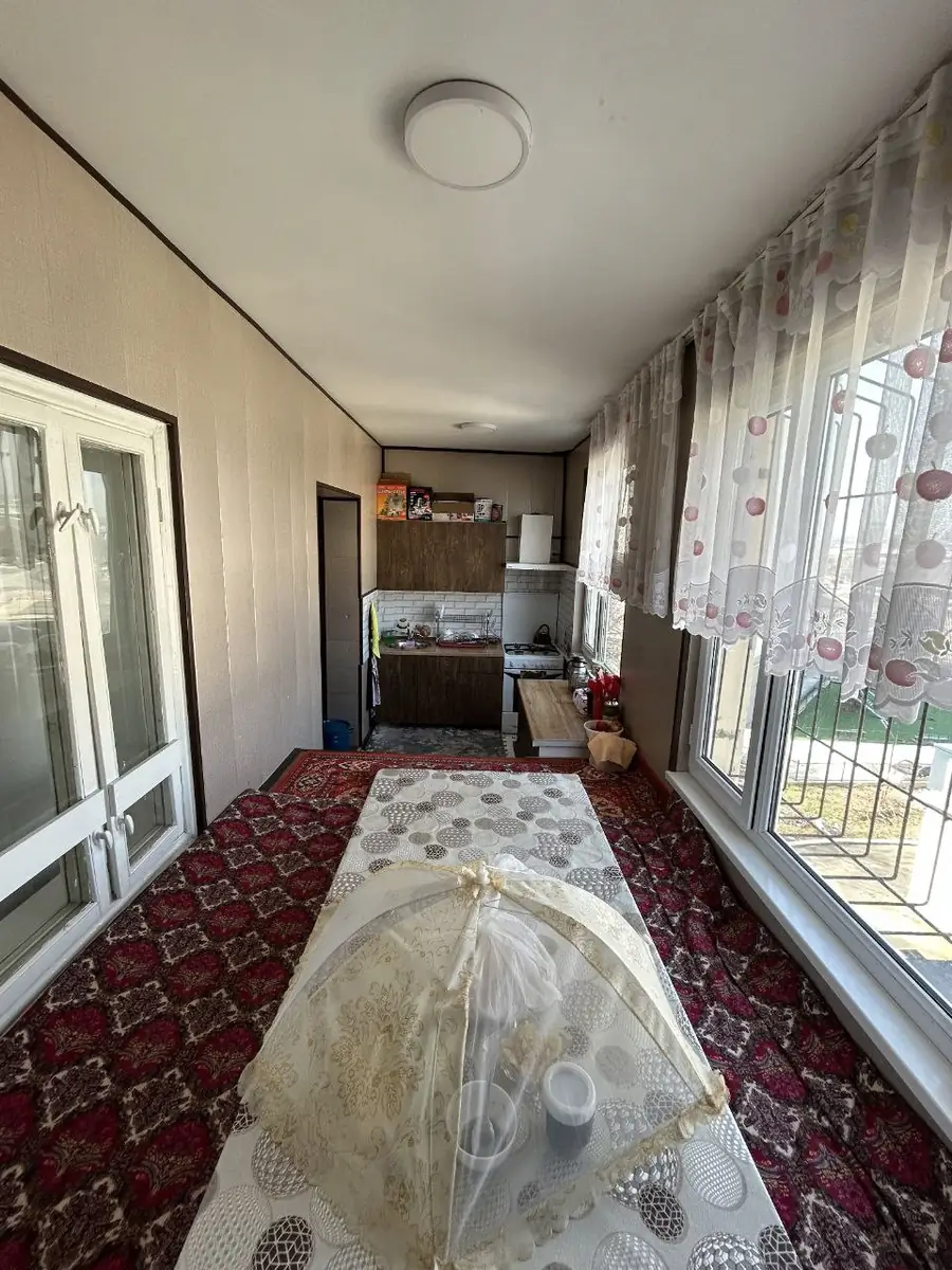 4 xonali kvartira sotiladi − 97 m²