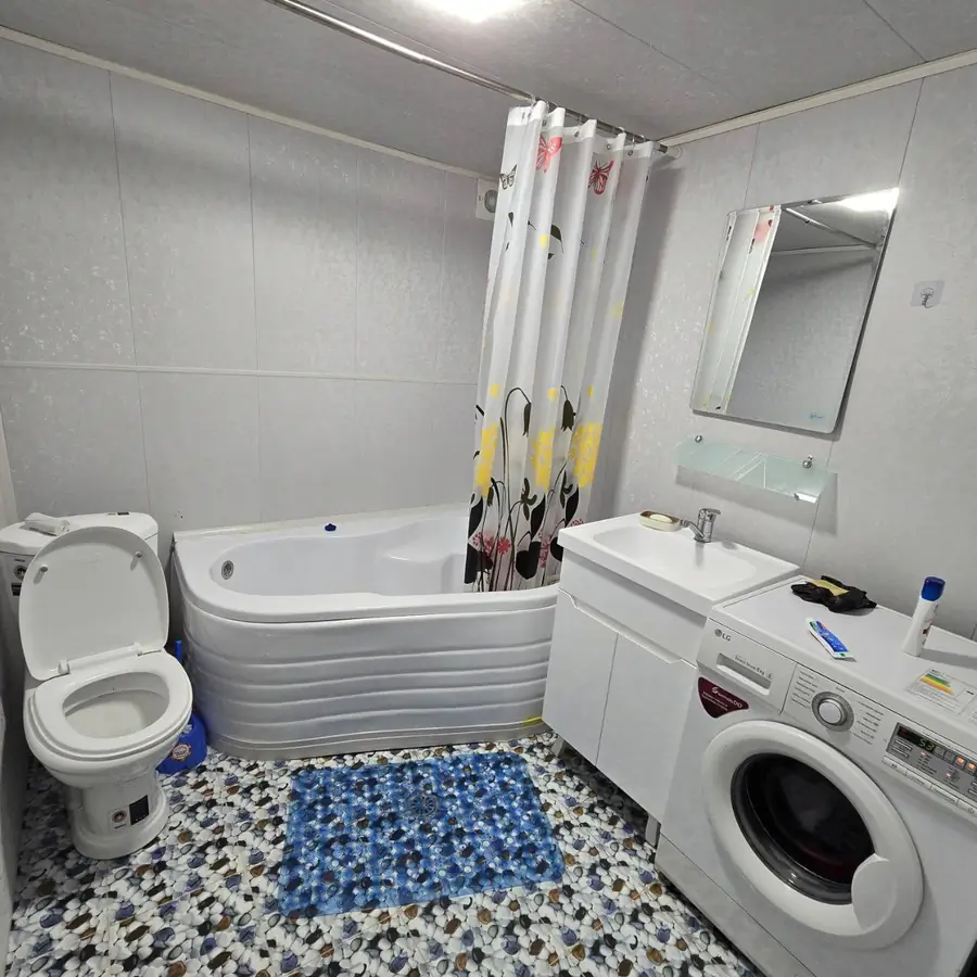 2 qavatli uy − 4 m², 4 sot.