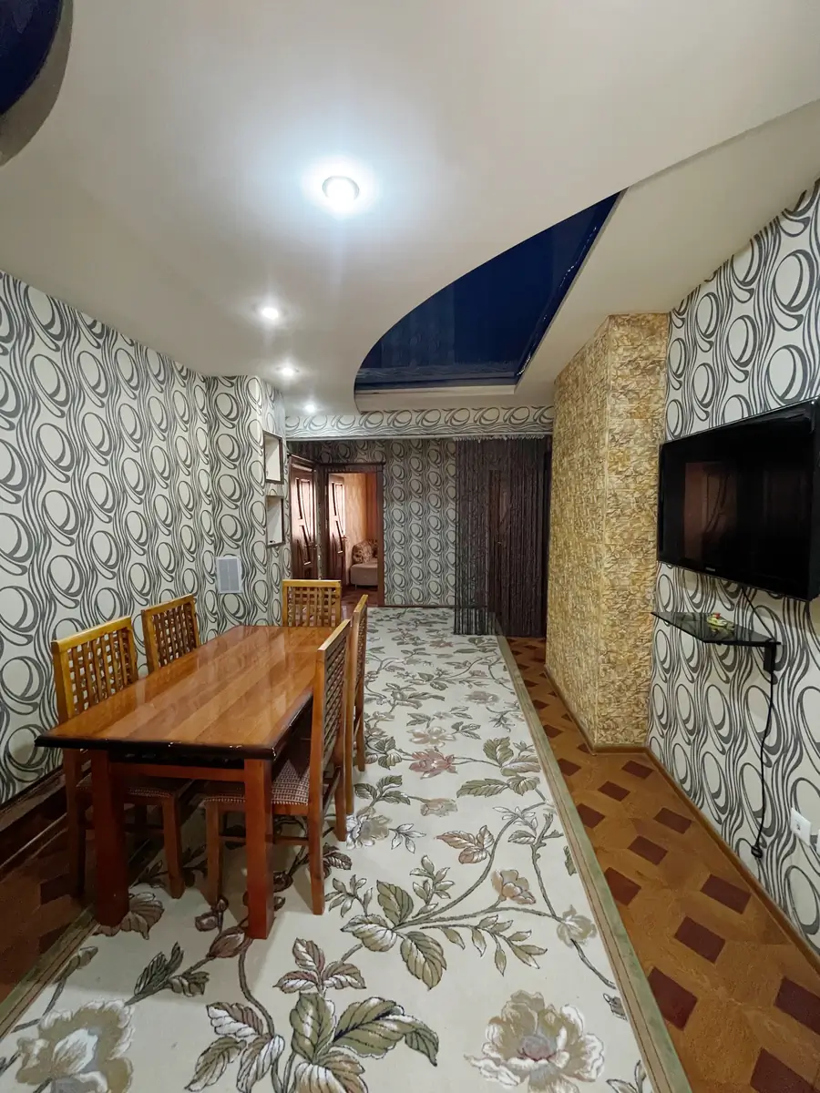 Сдается 4-комнатная квартира − 110 м²