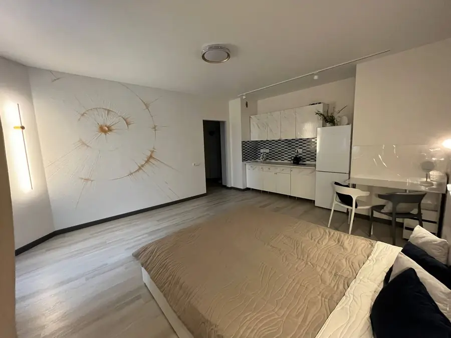 Сдается 1-комнатная квартира − 30 м²