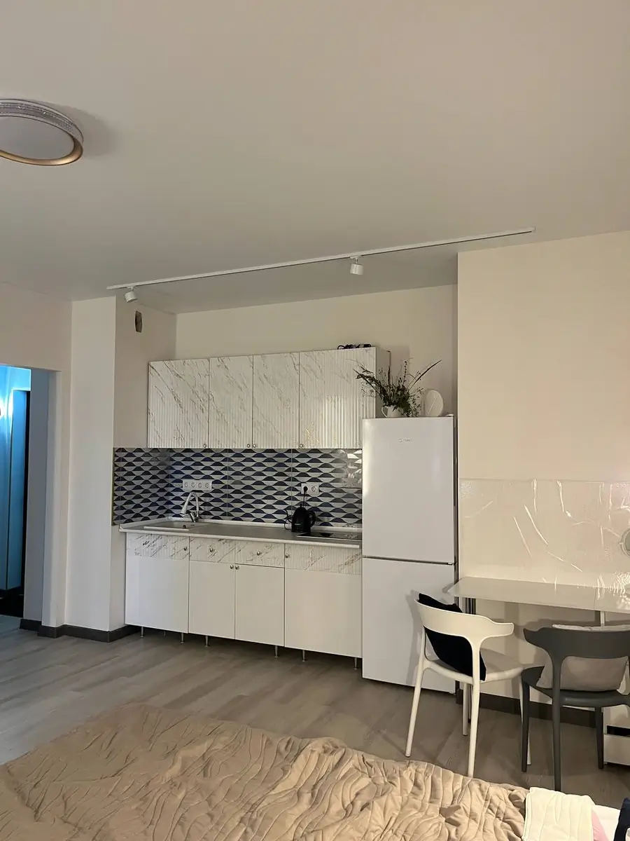 Сдается 1-комнатная квартира − 30 м²