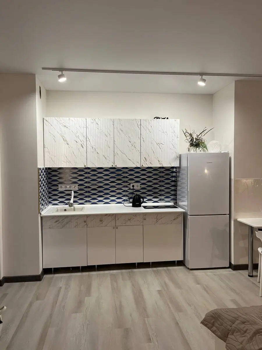 Сдается 1-комнатная квартира − 30 м²