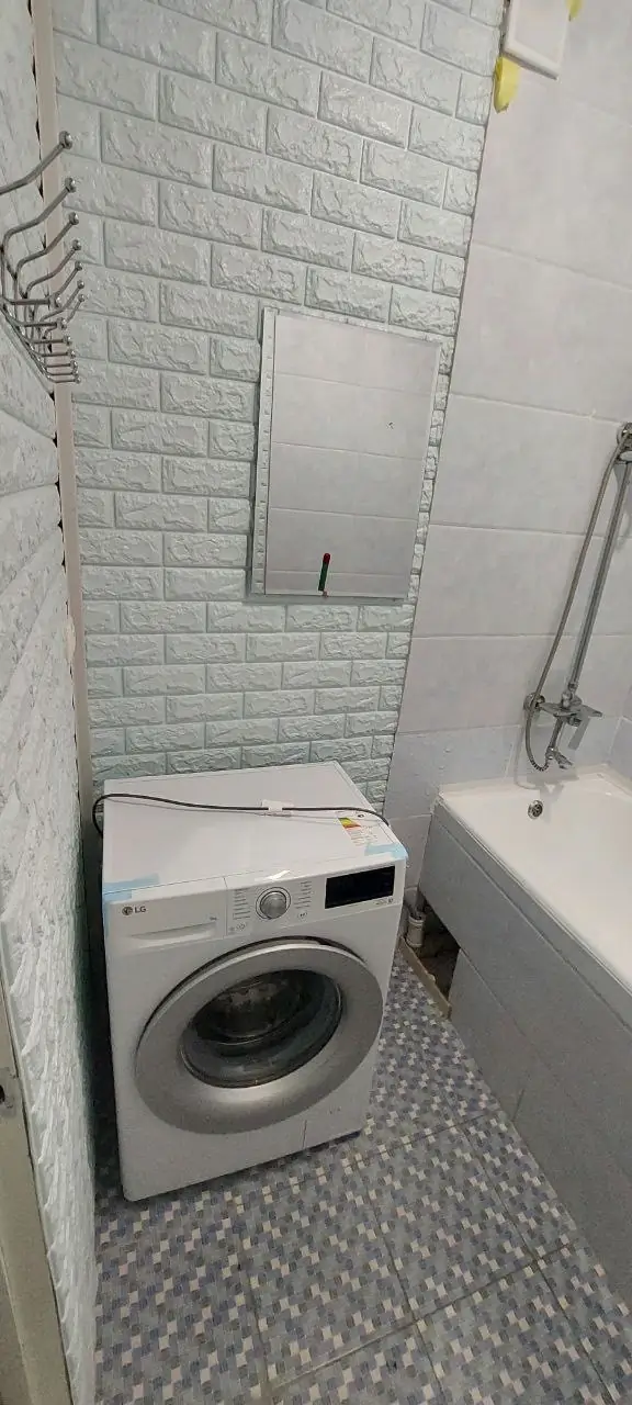 2-комнатная квартира − 45 м², 4/4 этаж